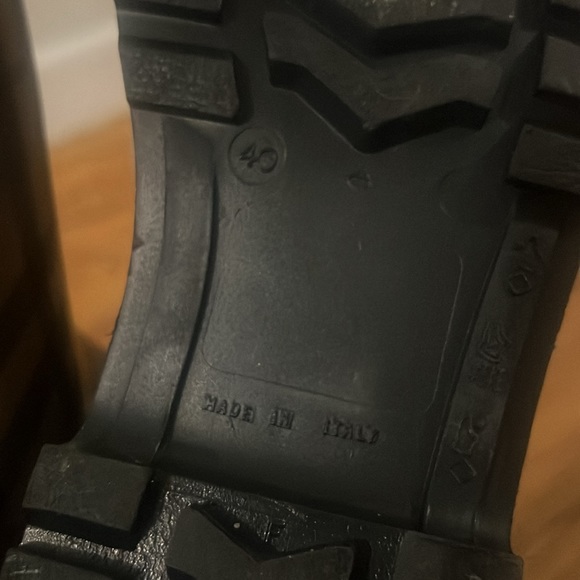 Authentic Burberry rain boots size 40 - Picture 4 of 4